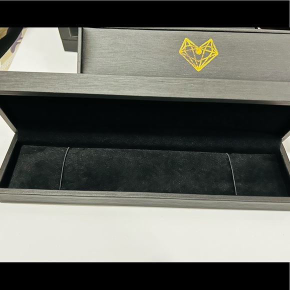 5 Bracelet/Jewelry Box (PRICE FIRM) - Picture 2 of 4